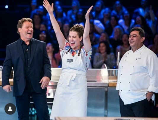 biancaba15's tweet photo. Olha Só Que Interessante Hoje No #mestredosabor As Últimas Que Conquistaram Vaga Foi A @marianapelozio Finalista Do #HillsKitchen - Cozinha Sob Pressão Do SBT E A @chefraissarr Do #MasterchefBR Profissionais Da Band https://t.co/DOoBsS1TEv