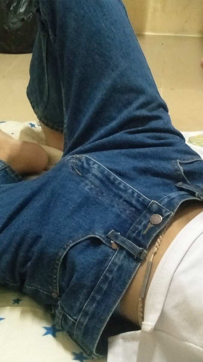 TenaRayo2's tweet photo. អត់ការងារធ្វើហើយអត់លុយចាយទៀតធុញណាស់ https://t.co/nXaH0PrlCp