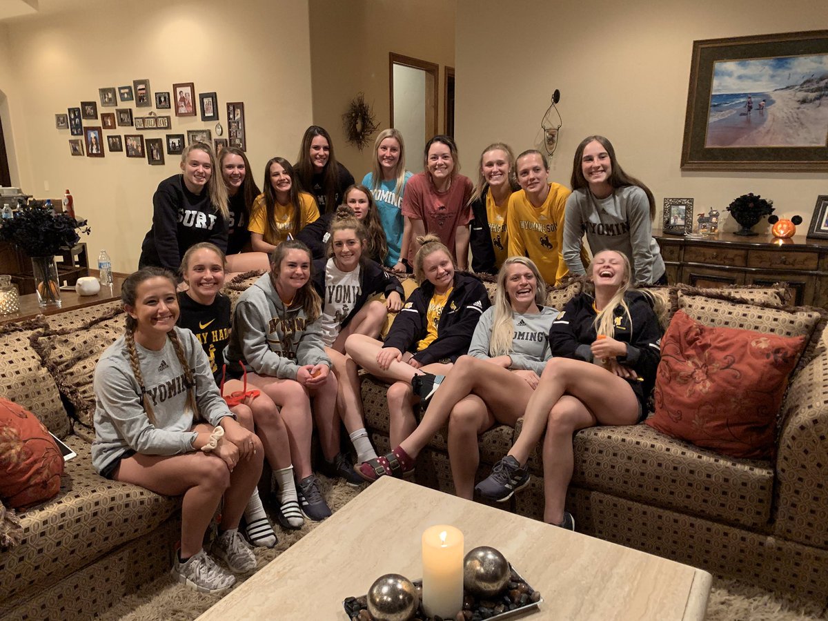 wyosoccer's tweet photo. Arrive in Vegas✅ Awesome team dinner ✅ Next up UNLV tomorrow! #GoWyo #OneWyoming https://t.co/B4ZOG6tdZT