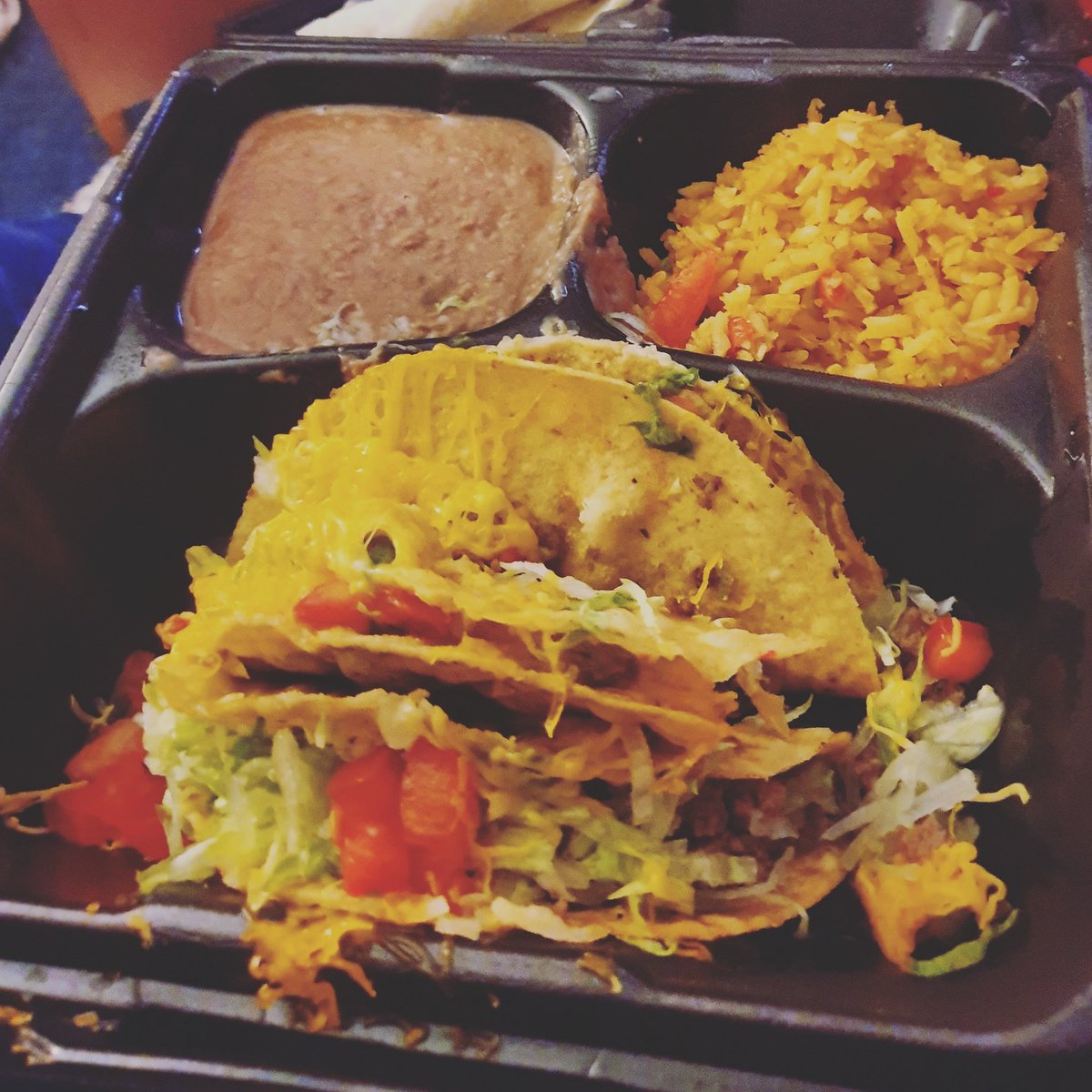 TinyBoxTink's tweet image. This is how I deal with gaining 3 pounds. #seemslegit #fatkidproblems #foodporn