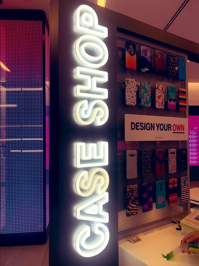 yanelli22's tweet photo. S/o to our Santa Monica Team for the upgrade and  case customization  🙌🏽🙌🏽 #Iphone11 #AreYouWithUs #SIGNATURESTORE  #TeamMagenta @TMOSantaMonica  @dreatmo https://t.co/RR0VOGCduq