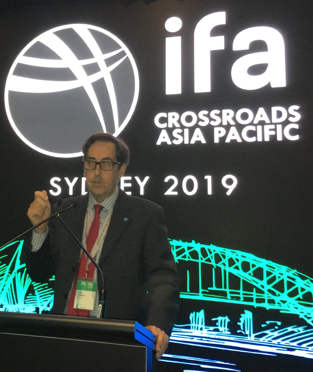 peterthorburn2's tweet photo. For farmers fertilizer management = risk management. This week I told the International Fertilizer Association Crossroads conference about our 1622WhatIf tool to provide yield risk information to sugarcane farmers. Thanks IFA. #1622app #fertilizer @FertilizerNews @CSIRO https://t.co/DjSIB6rUbf
