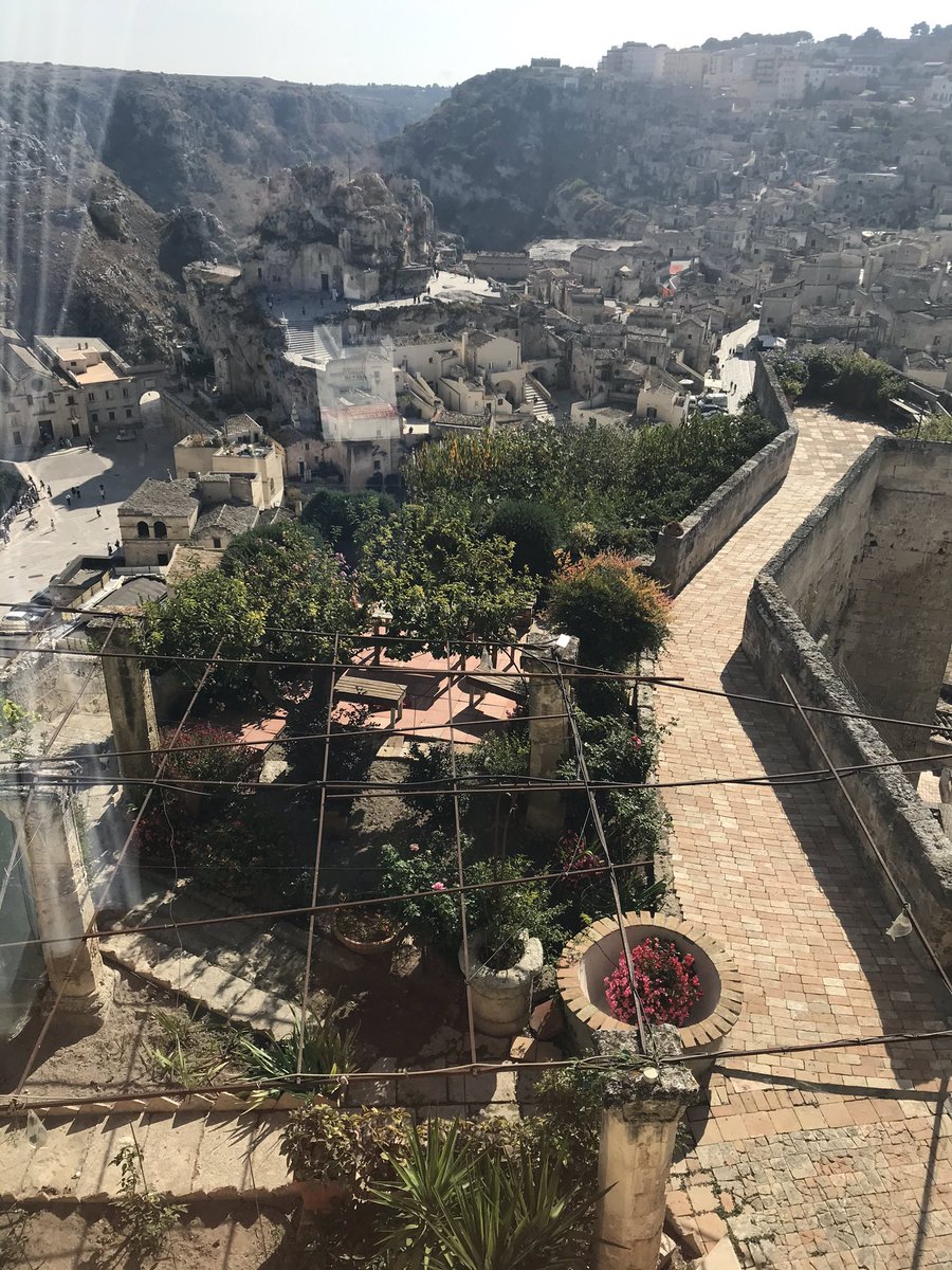 WarrantHub's tweet photo. Lieti di offrire il pranzo ai congressisti  in una location bellissima #PalazzoBernardini #CongressoNazionaleAndaf #Matera #WarrantHub https://t.co/RB08Y61J6P