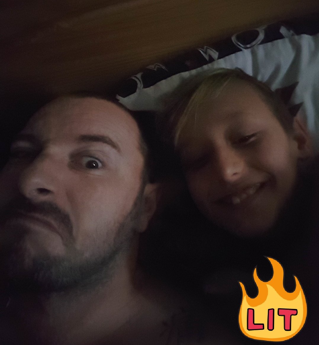 tales_tommy's tweet photo. When you wake your Dad up because you want to update your twitter account. 

Going to Nag him to take me to the #barcode today. 

#Plymouth #Food #NoSleepForDad https://t.co/aPh9j9KU8p