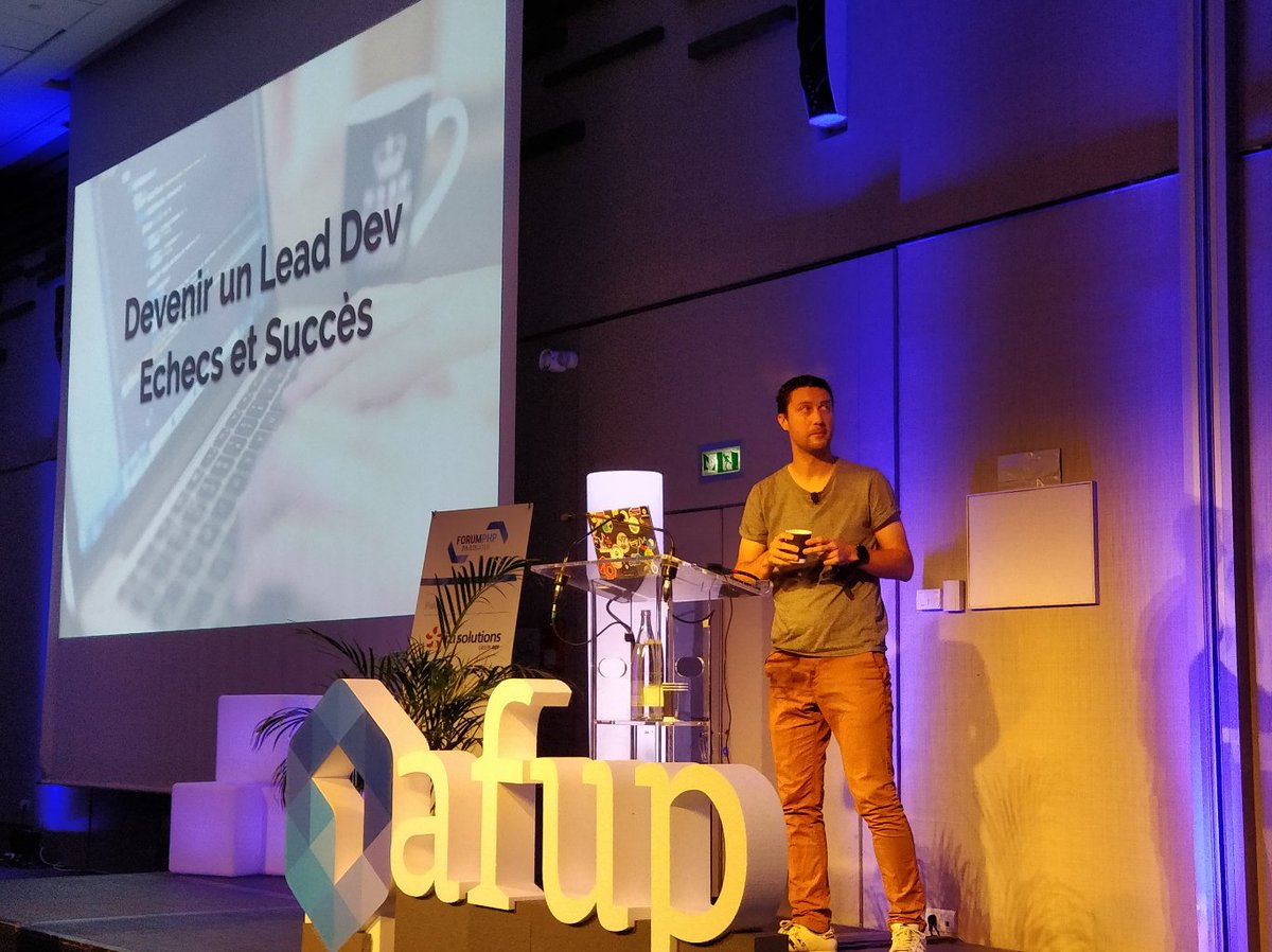Dernière conférence de la demi-journée avec <a href="/RomainMonceau/">Romain Monceau</a> #forumphp