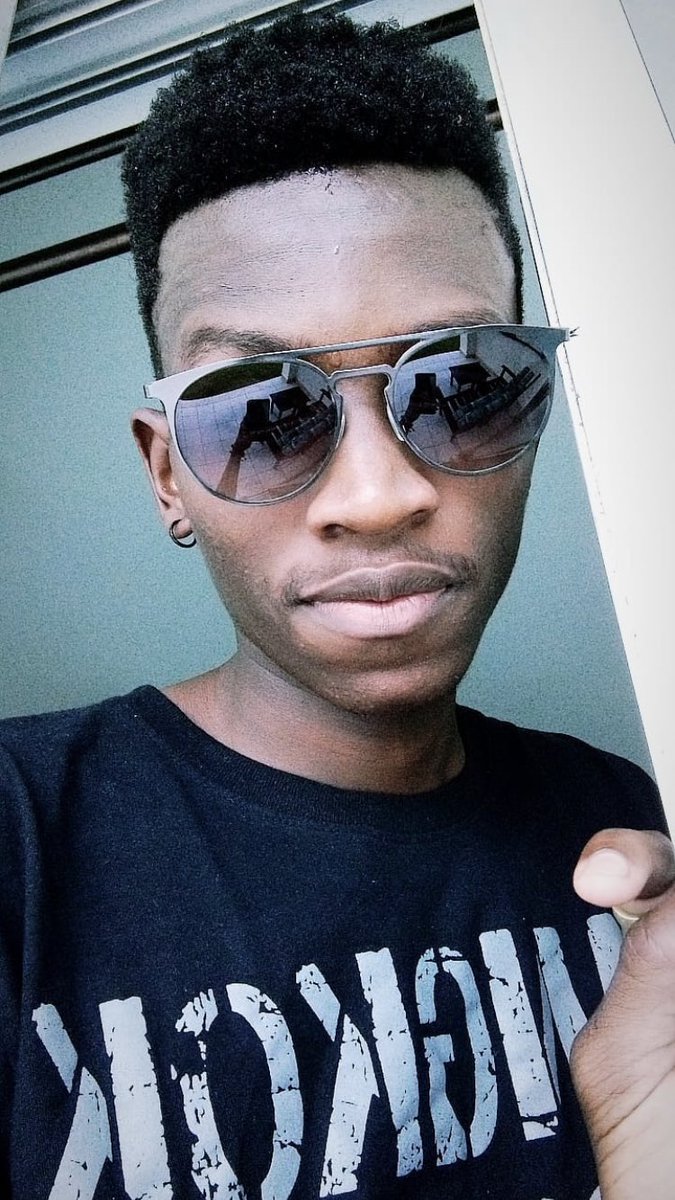 _njoroge_'s tweet photo. @HomeboyzRadio Na huyu mwingine, shule zimefungwa na sitaki afreeziwe kwa clubs 😂😂 @_kimeu__ @MariniNaturals #PreMovember #MariniMen #IgnitionBoyzClub https://t.co/RRBPgL7oEO
