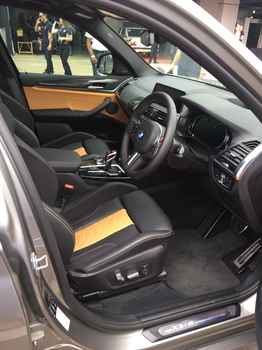 sidpatankar's tweet photo. Blown away by these two. SUVs are apparently not supposed to be able to do all this! SVP #X3M #X4M #MDivision #PerformanceSUV #MGmbH #KyalamiCircuit https://t.co/RYGIWdxsqv