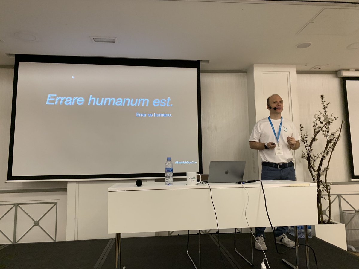 soyjavidura's tweet image. Hablando de gestión de errores en #FileMaker en la #SpanishDevCon de Madrid.
#claris