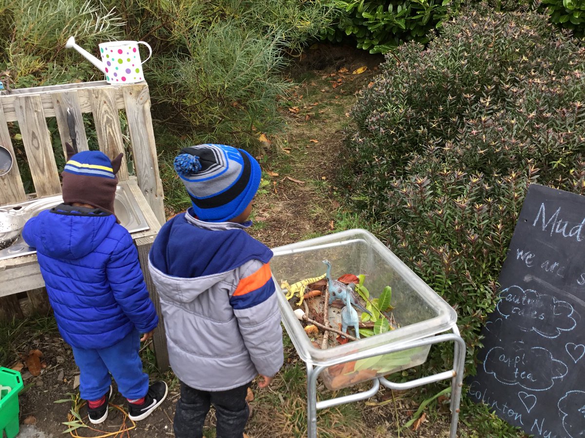 ColintonPrimary's tweet photo. Maybe dinosaur pie will be on our Mud Kitchen menu, next week? #mudkitchen #earlyyears #childled #finemotorskills #selfdirectedplay #dinosaurs #outdoorlearning #exploring #looseparts ๐๐๐ https://t.co/8kOr6bVNNa