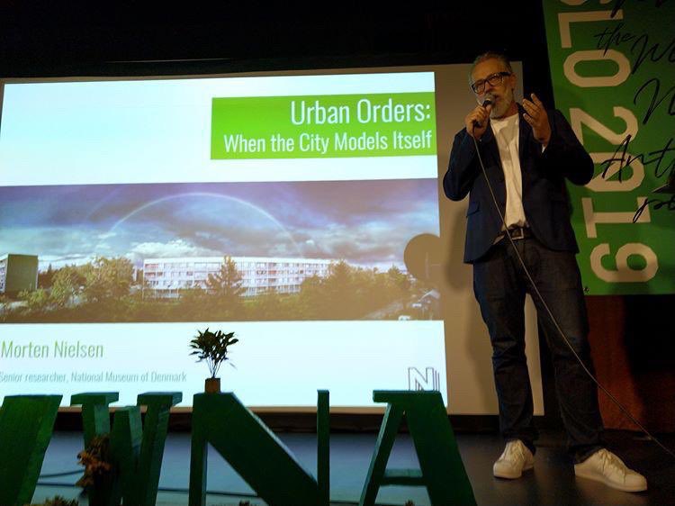 AppAnthro's tweet photo. Morten Nielsen from Urban Orders Research Center gives a talk about urban planning and the importance of civil participation. He says global cities contain several urban orders and to understand them will lead to sustainable cities. #WWNA19 #SustainingCities #Sustainability https://t.co/WRMMszpIeF