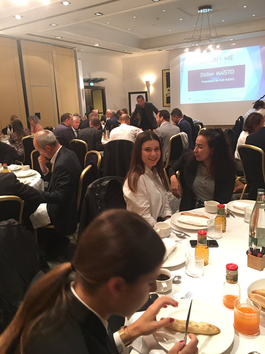 EcoleLyon's tweet photo. C’est parti pour la 67e édition des Petits-déj de l’Econonmie avec Didier Maïsto Président de SUD RADIO sur le thème « Pressions médiatique, politiques et liberté d’expression » #petitdej #economie #sofitel #SudRadio #eclyon https://t.co/eCpvswxAb3