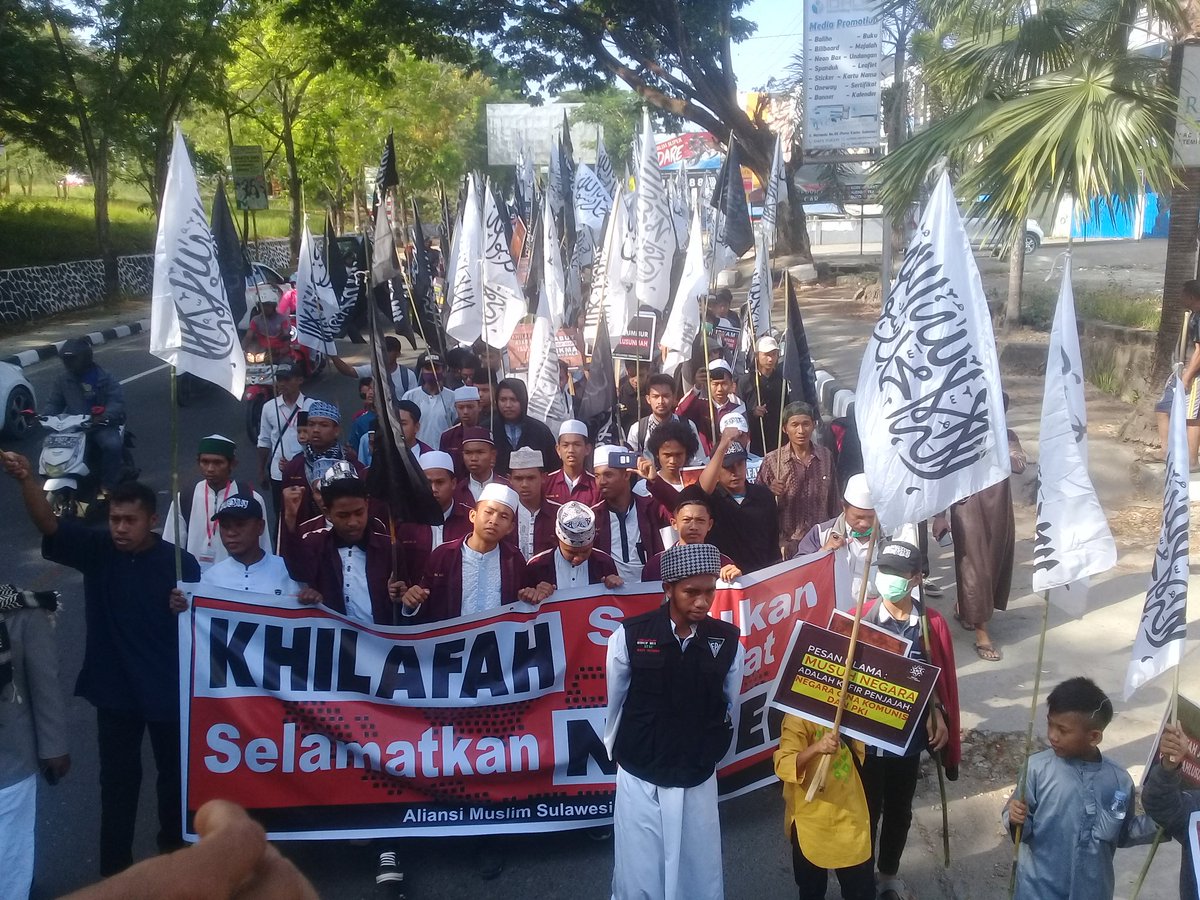 SatriaTeladan's tweet photo. Ulama yang lurus tentu di jalan Allah #MahasiswaMenuntutKeadilan - #CianjurBanggaBenderaTauhid #KendariBelaMahasiswa
#ET3Z

@adukcat https://t.co/GTIN8Ygc9P