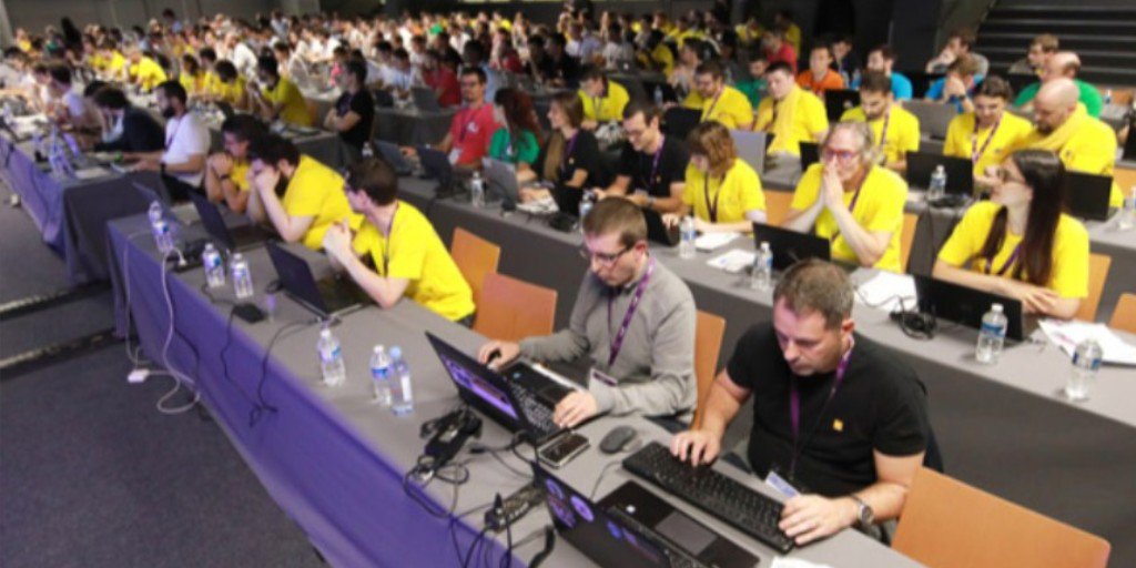 laposterecrute's tweet photo. #MDF19 : 16 postiers en finale du Meilleur Développeur de France 2019
L'édition 2019 a réuni pour cette finale 200 participants dont 16 postiers. Bravo à eux ! 👏
RDV en 2020 sous nos couleurs ? Rejoignez la #teampostale pour le #MDF20 !
En savoir + 👉 https://t.co/bfRlx1y7cW https://t.co/eAkLhinvjN