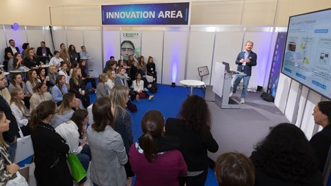 ResearchResults's tweet image. Zwei Tage #rr19 sind zu Ende und damit zwei Tage voller Inspirationen, internationalem Austausch und über 150 Vorträgen. Wir freuen uns auf die #rr20 am 28./29.10.2020. #insights #DataAnalytics