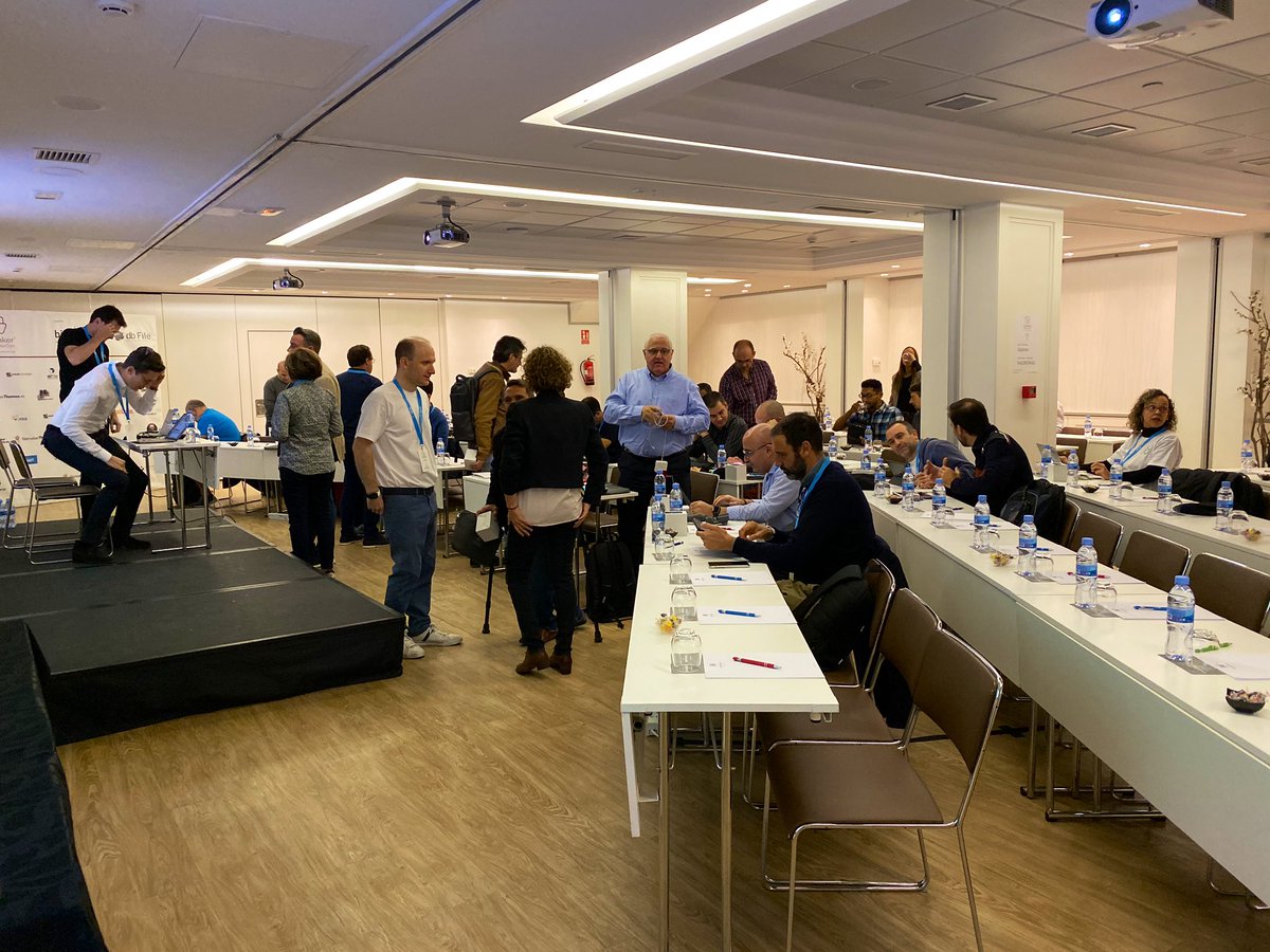 SpanishDevCon's tweet image. Se va llenando...