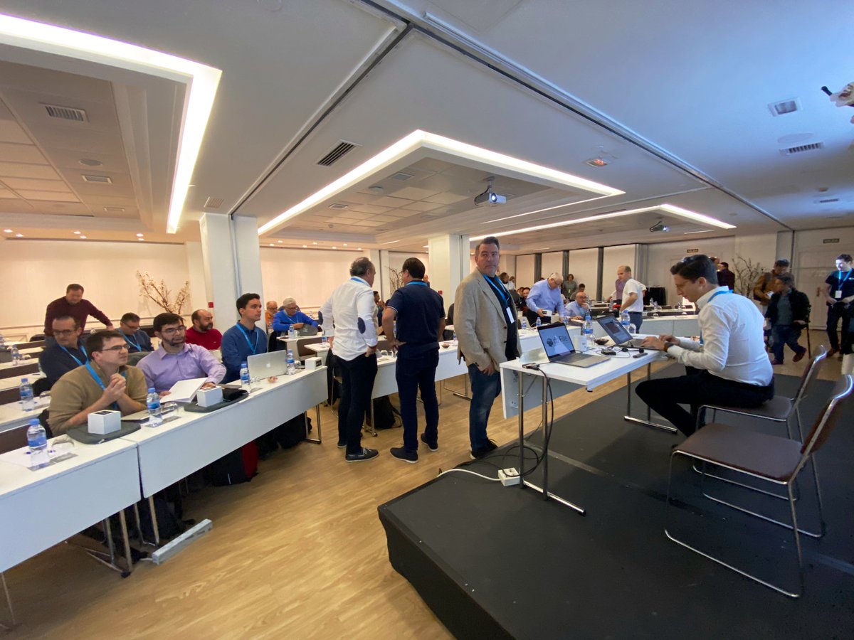 SpanishDevCon's tweet image. Se va llenando...