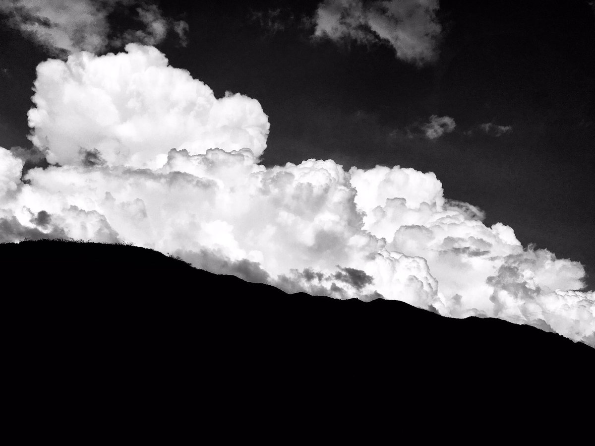 __rebolledo's tweet photo. Las nubes son como montañas en la Sierra Gorda de Querétaro. https://t.co/4GE5sXkat1