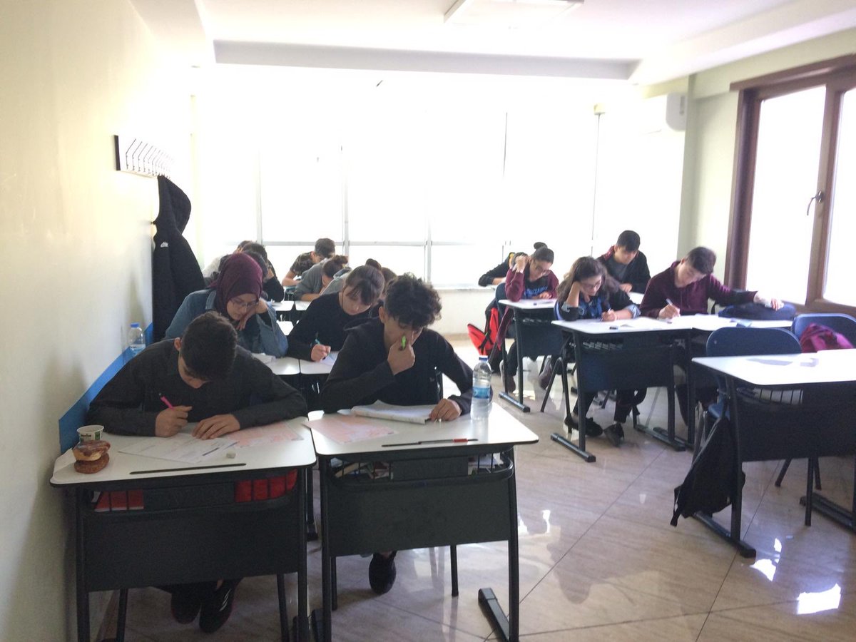 simya_okullari's tweet photo. Bugün Eğitim Kurumlarımızda 9. 10. 11. ve 12 Sınıfların Hepsine Deneme Sınavı Gerçekleştirildi. 
#elazığ #simyaokulları #denemesınavı https://t.co/92WSnuZcDk