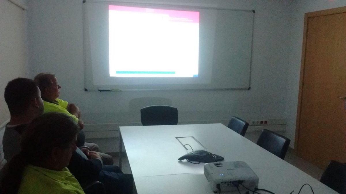 tecminagroup's tweet photo. #formacion de #operarios #mineros #tecmina https://t.co/FUJidcZ8I2