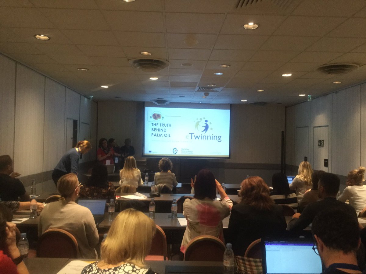 FrenchThornhill's tweet photo. First workshop, Day 2 of eTwinning Conference. #etwconf2019 #frenchthornhill #etwinninguk #nicilt https://t.co/zpEaOblOJY