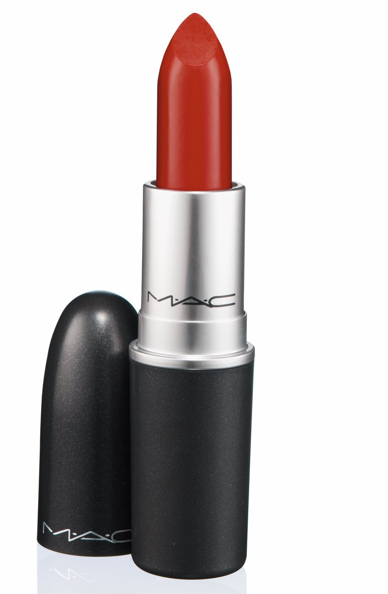 DailyLuxury04's tweet photo. Da @MACcosmetics, #Disney ’s Maleficent #Halloween Look, un #makeup makeup che permette di ricreare quello di #Malefica2 , protagonista di #maleficient2 - Signora del Male. Giocato su effetti di chiaroscuro vede protagoniste le labbra, dipinte di rosso audace. #lipstick #movie https://t.co/NJDoqryA46