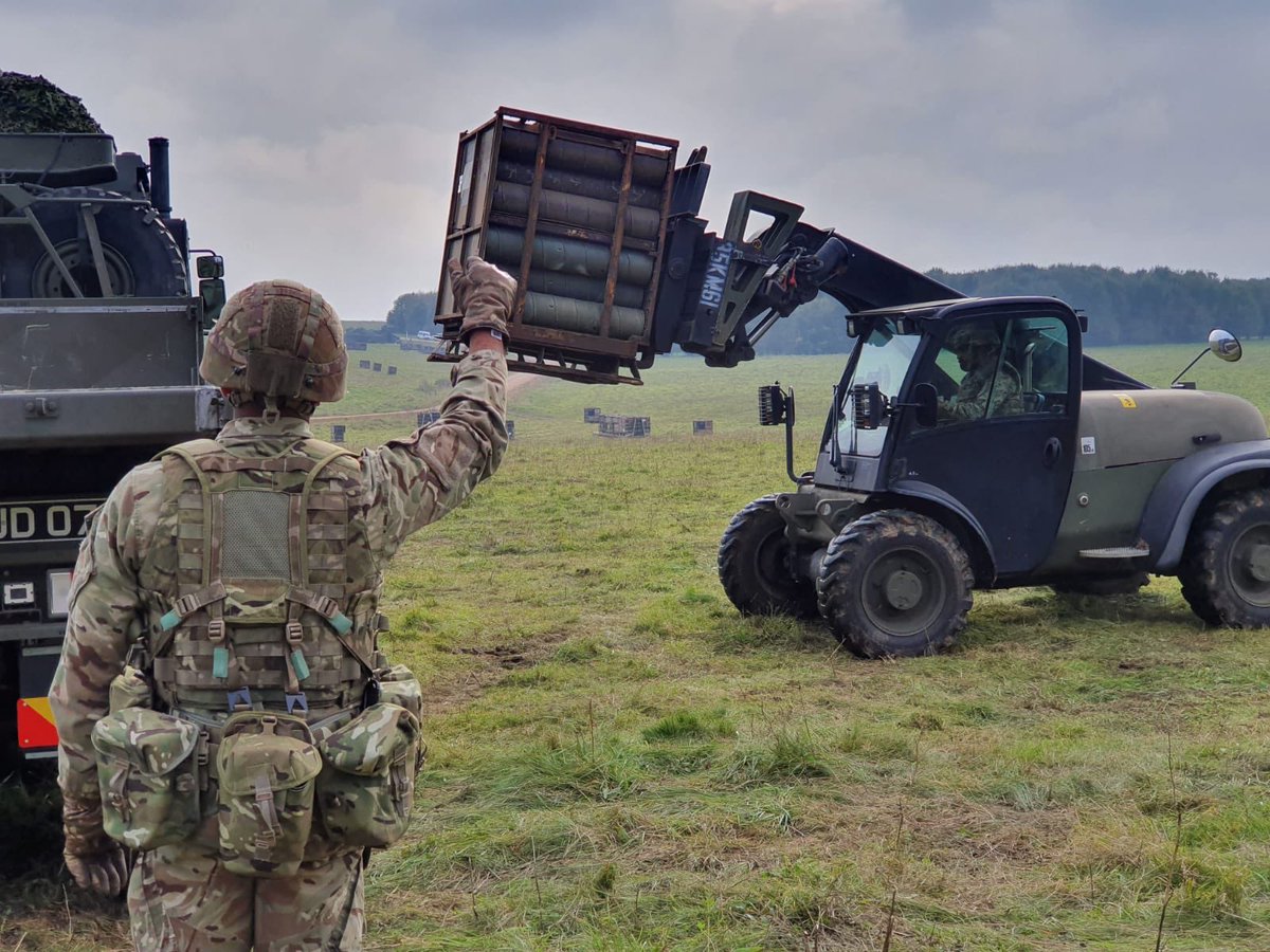 4RegimentRLC's tweet photo. Meanwhile, @4Sqn_RLC & @33Rlc continue to support the @101_Log_Bde ๐ ACPD stand on #SalisburyPlain. The #ACPD provides the opportunity to showcase our capabilities & #ProfessionalExcellence through #ActionAndExample.
#WeAreTheRLC
@Comd101LogBde @Comd12AIBde @RHQ_The_RLC https://t.co/OJDT0CDnRS