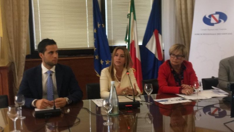 Campania, presentato il bando "Giovani in Comune"- IL VIDEO- di <a href="/MaxIaquinangelo/">Massimo Iaquinangelo</a> 
<a href="/lucia_fortini/">Lucia Fortini</a> <a href="/GiuseCaru/">Giuseppe Caruso</a> <a href="/RosettaDAmelio/">Rosetta D'Amelio</a> <a href="/RenatoLuCarbone/">Renato Luca Carbone</a> 
#giovani #Forum #sviluppo #lavoro #frg2019 #frginforma <a href="/frg_campania/">FRG Campania</a> 
julienews.it/notizia/politi…