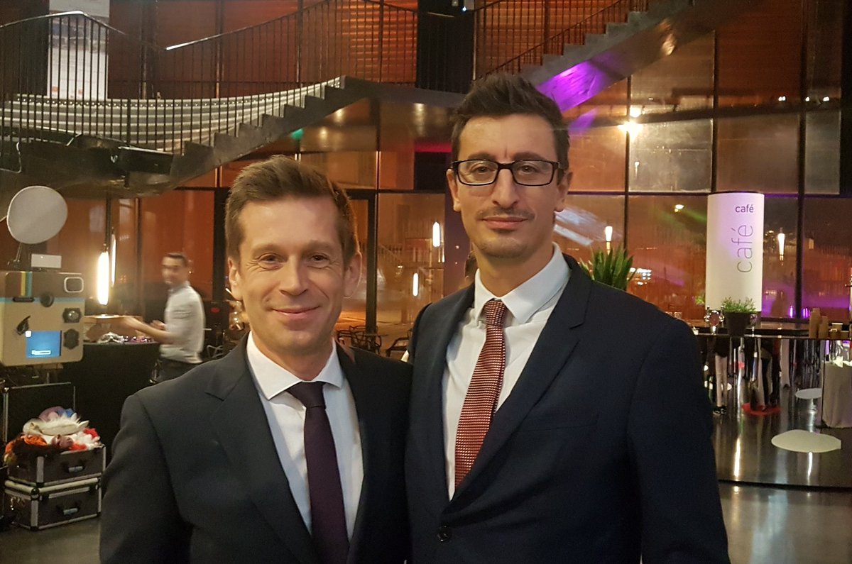PascalCabaret's tweet photo. 👨‍🎓👩‍🎓Promo 2019 des bourses actives de @fondationgrdep initiées par @mfmbaylet avec un parrain de choix le dr @fabiocuttone, disponible et enthousiaste. Un modèle de réussite et d'#engagement pour les lauréats.
🤩 d'assurer la coordo pédagogique de la promo.

#réussite #Toulouse https://t.co/Z5CqbHQa1z