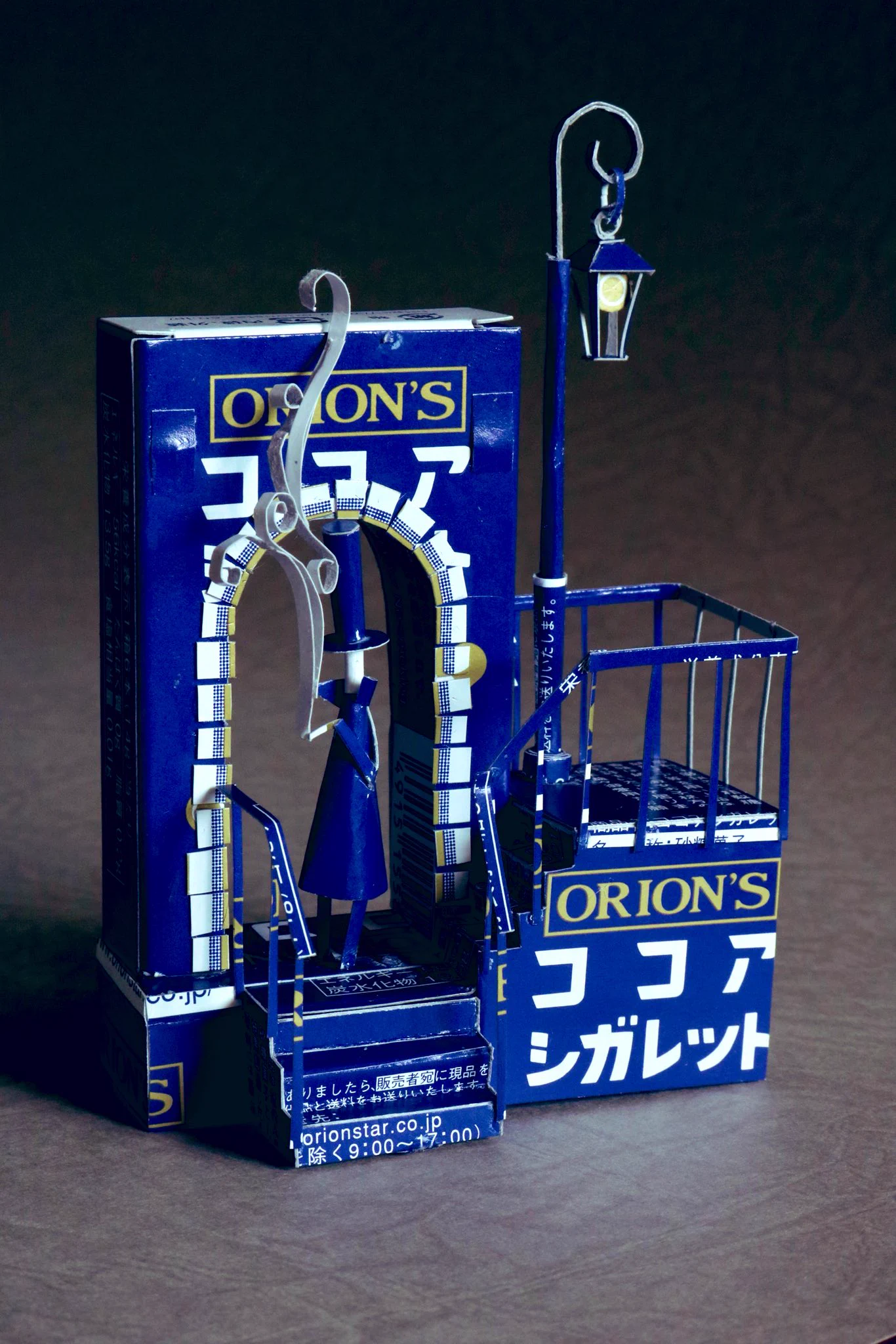 ココアシガレットを3箱使った工作が凄すぎるwww
