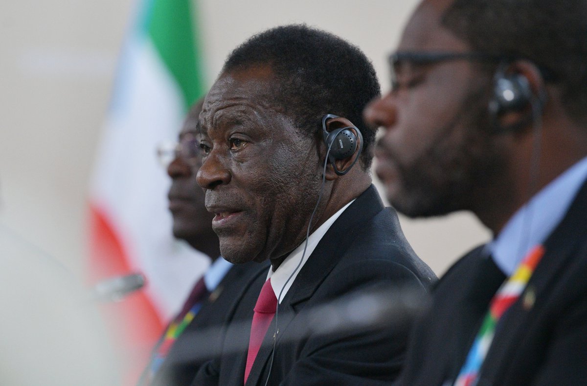 Vladimir Putin met with President of Equatorial Guinea Teodoro Obiang Nguema Mbasogo in #Sochi bit.ly/2MJ0fz8