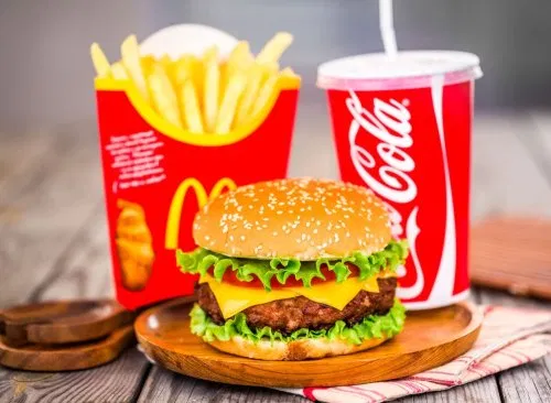 #McDonaldsMeal
#CustomerFavorites
#4piecechickeMcNuggets
#BigMac
#WorldFamousFries
bit.ly/2Jmdtj5