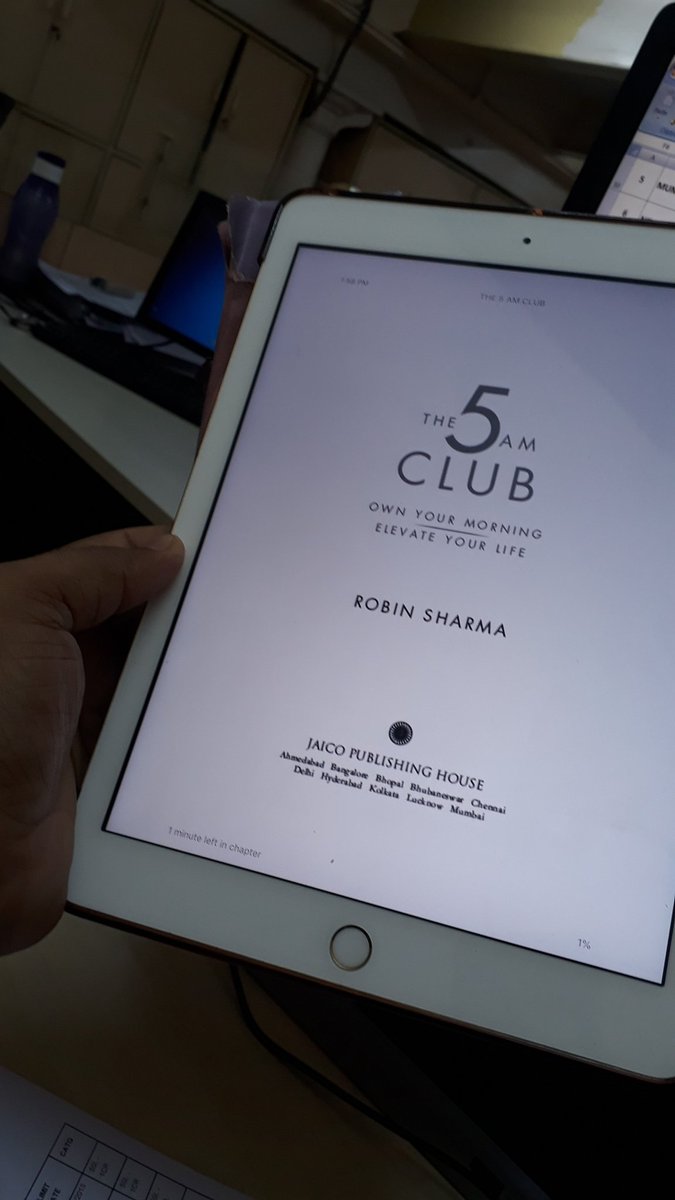 BeatlesRise's tweet photo. @RobinSharma bought this one in just one click from amazon("_")D while at my office desk https://t.co/PcBXlCanTM