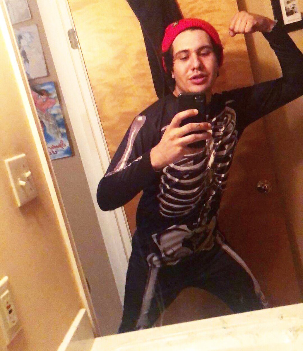 imreadytodiemom's tweet image. Ready for my cousins funeral tomorrow #RipEric