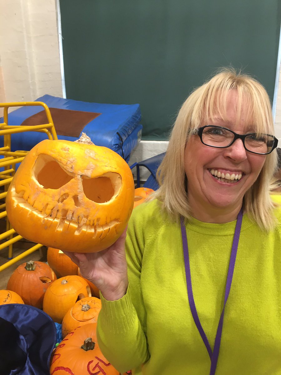 GunterSchool's tweet photo. Pumpkin competition winner @GunterSchool KS1 #spooky #halloween #whichoneswhich 😁 https://t.co/yvYMa8RPJ3