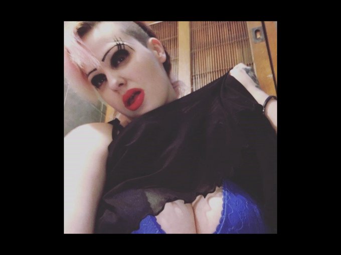 I'm online right now on skyprivate (live skype show). my private profile: https://t.co/AJAglx8rYt Please<a href="/tag/camgirl"class="tags"><span>#camgirl</span></a>