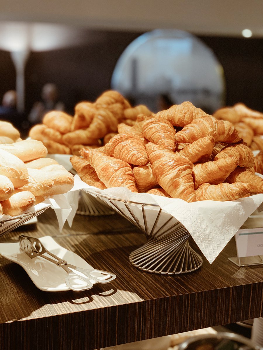 Having a Parisian breakfast with Coffee &amp; Croissants 🥐☕️
#goodtime #breakfast #TGIF