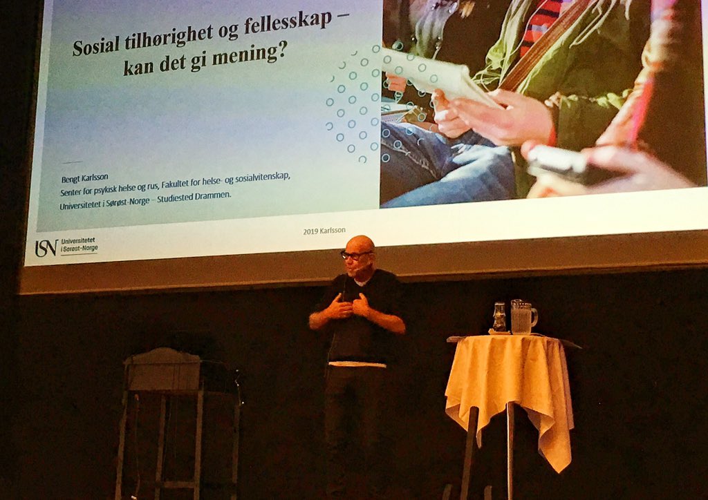 Engasjerende foredrag i Danmark av USNs Bengt Karlsson om fellesskap i individualismens tidsalder. Han problematiserte både Recovery, pakkeforløp og en økende trend av diagnostisering.