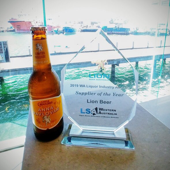 LiquorStoresWA's tweet photo. AWARD WINNER | Looks Iike someoneβs taken advantage of the sunshine today!
Congratulations once again to the #Lion team on their achievement!
#SupplierOfTheYear #lsawa #LiquorIndustryAwards https://t.co/jhhHL4mB2Q