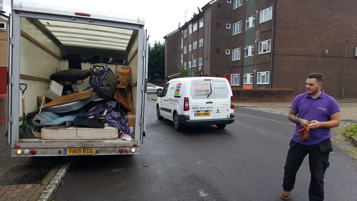 MonitorClean's tweet image. Working with @clearabee and @AccentHousing to remove bulk rubbish from Communal Hallways, making a safer environment for tenants