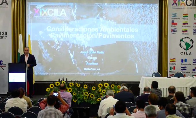 asefma_es's tweet photo. ¿Cuáles fueron las conclusiones más destacadas de la ponencia de
@jjpotti en #XIXCILA sobre la contribución del sector del asfalto a la preservación del medioambiente?
⇨ Las compartimos en: https://t.co/az0SHDXjoz
⇨ Seguid la actualidad #XXCILA en https://t.co/uJfUWr1ASm https://t.co/6sikSv8uUt