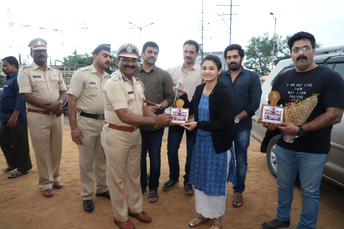 almondsCreats's tweet photo. @OfficialAjayP @limayee @Vikaks46Vikram @trips221 @Ruchi_Savarn @rishisaxena03 @DevduttaBaji @pityaofficial @pramodkahar @Rajshrimarathi @brijeshdedhia02 @vizualjunkies @zeemusicmarathi @VRGMEDIA1 https://t.co/IcWkHVCxf2