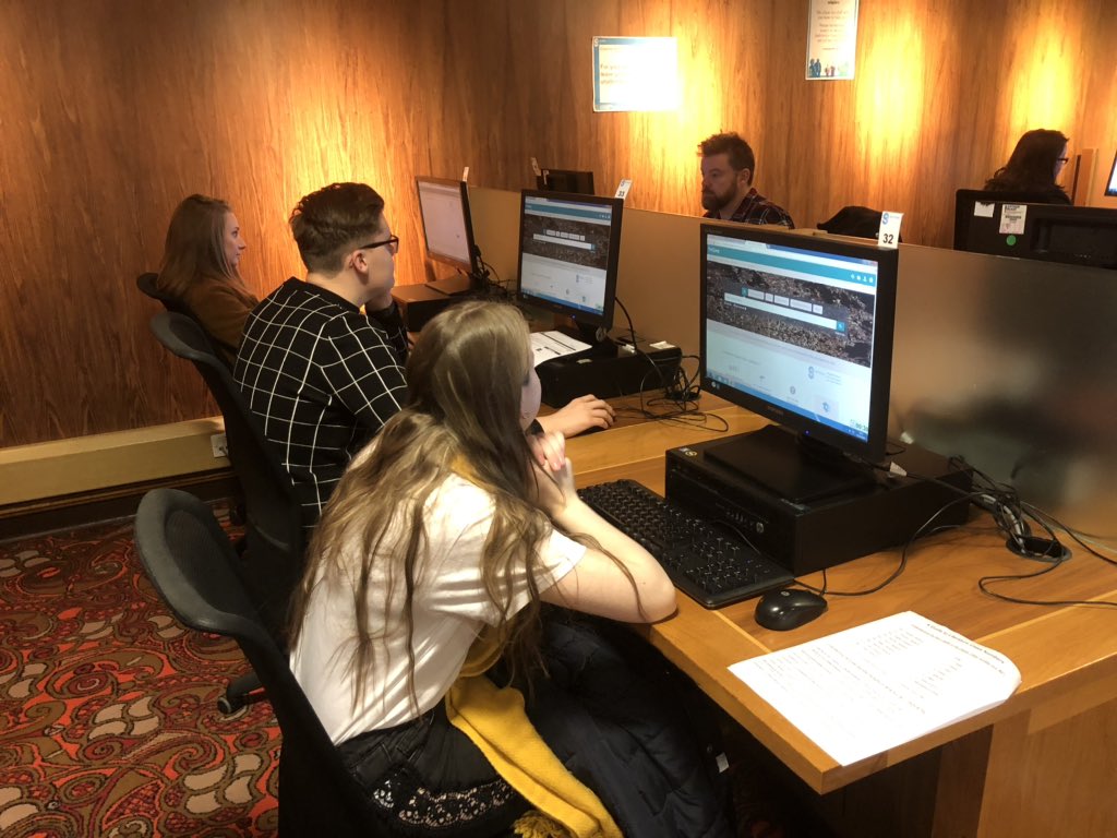CarlukeHS's tweet image. Learning to use the online catalogue and all the online research databases. Didn’t lose anyone in the Mitchell Library stacks! @GlasgowLib #researchtechniques Thanks to Kavan for looking after us so well.