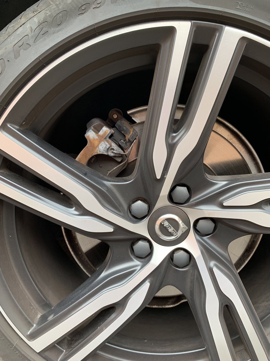 ToshiVadhia's tweet photo. @VolvoCarUK Hi Guys and Gals,
I am still awaiting a 3 month reply on my rusted brake callipers ( case number 593792 ) / 2018 V90 T8.  
Beautiful car but shame about the 50 year old looking callipers ! https://t.co/LZVTijiwxn