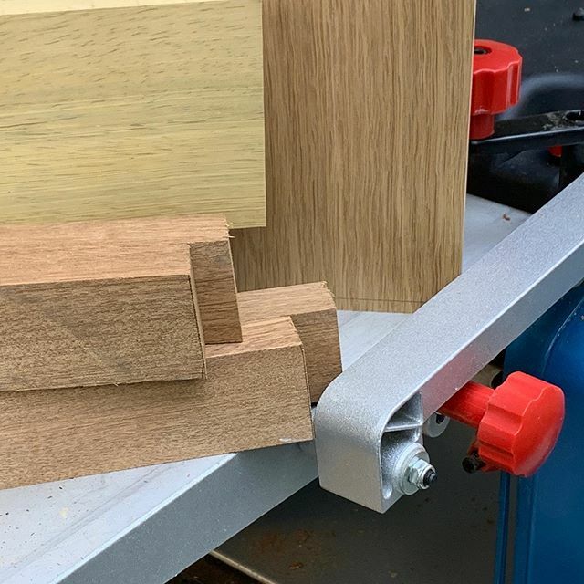 10minuteshop's tweet photo. Oak, Idigbo and Sapele all planed up. Now, where are the matches...๐ค๐คทโโ๏ธ๐๐
.
@essexmakers_official
.
#3easypieceschallenge
#GettingPricey
#HahaHandtools?
#FullOfSplinters
#Cabinetmaker
#Carpenter
#MessMaker
#Youtuber
#Podcaster
#Tinkerer
#AlwaysLearnโฆ https://t.co/ree3KvvZyj https://t.co/savZc3eblE
