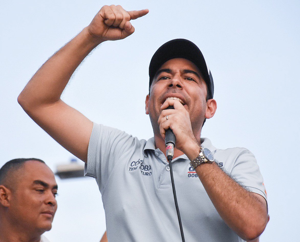 ElNegrovicto's tweet photo. . @CARLOSDGE hombre leal, con principios y formación ejemplar, es merecedor de que le demos la oportunidad de ser nuestro gobernador. https://t.co/pOoViUcy5V