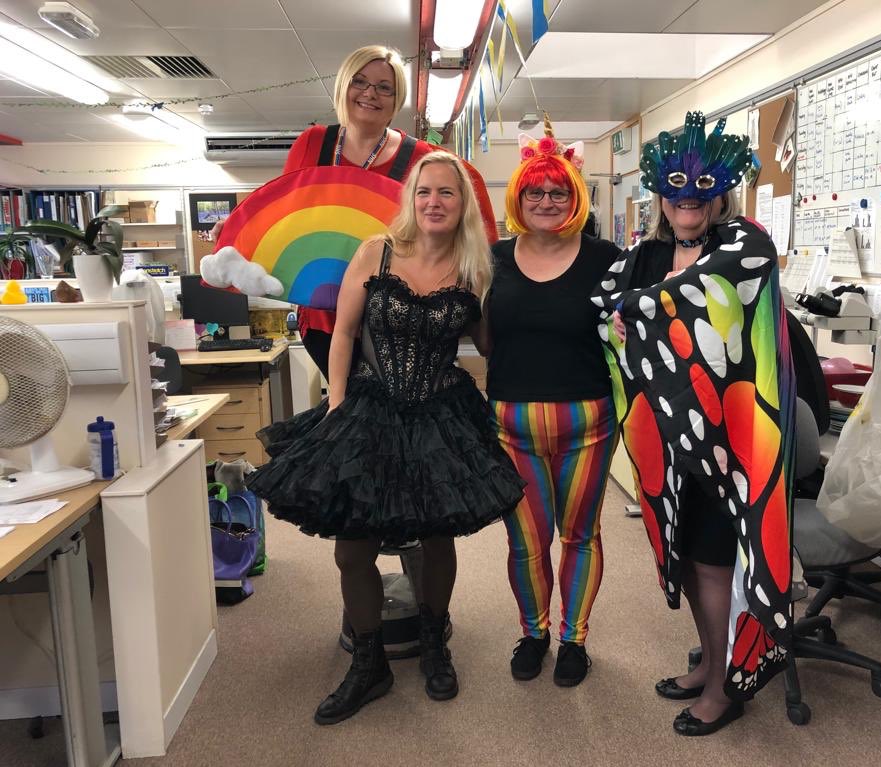 gleni77's tweet image. Well it’s officially #loosingtheplot 4 weeks today until #cytology as we know it changes forever 😢 will miss working with some of these crazies but looking forward to the #evolution and #collaboration of #teamCellPath