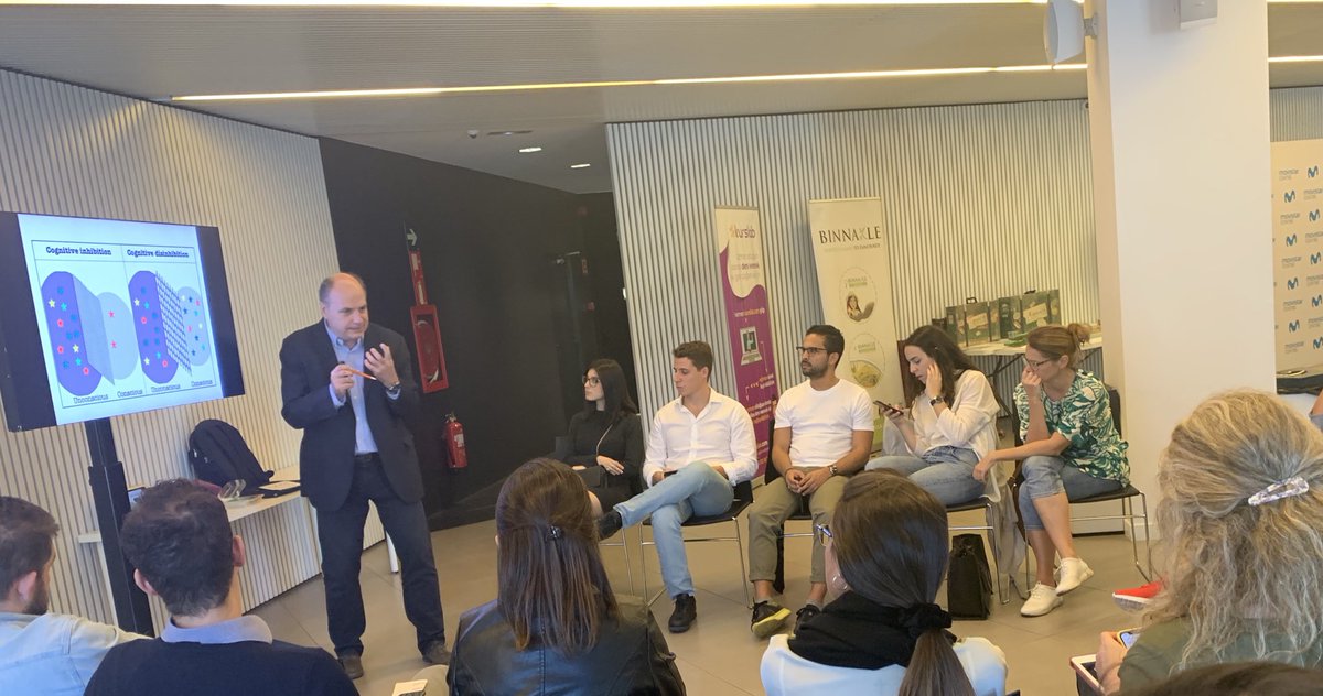 ⁦<a href="/francponti/">Franc Ponti</a>⁩ nos explica cómo funciona la mente y cómo nos podemos adaptar para ser más creativos. ⁦<a href="/sdlinnovacion/">sdlinnovacion</a>⁩ ⁦<a href="/innovatoursnext/">Innovatours</a>⁩ #neurocreatividad ⁦<a href="/MovistarCentre/">Movistar Centre</a>⁩