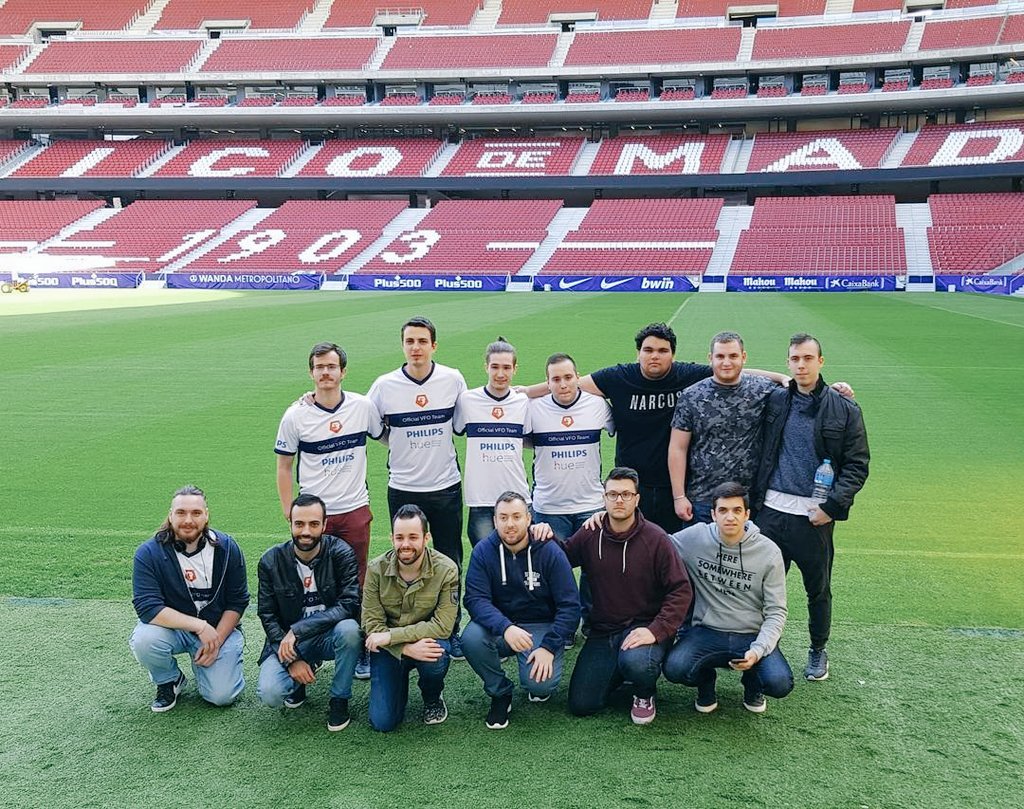 Pero este Fifa te quita las ganas de vivir, así que ne quedaré como suplente en Blazers por si algún día les hago falta, pero retiradito.
De todos mis años de Fifa y de Clubes, siempre me quedaré con este momento, donde conocí a toda esa gente con la que me pasaba los días en ts.