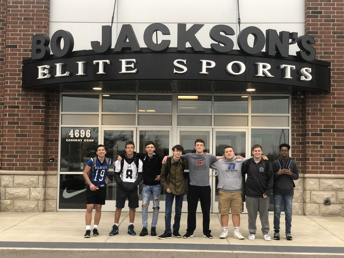 A group of us had the awesome opportunity to hear insight from <a href="/AaronConrad/">Aaron Conrad</a> this morning. Always enjoy our visit <a href="/BoDomeCBUS/">Bo Jackson Dome</a> Love the message of leading with humility!