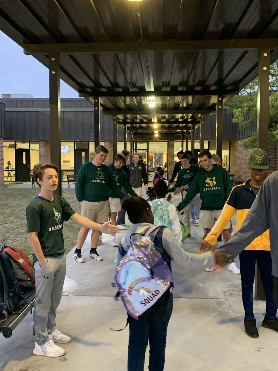 NSECrickets's tweet photo. Thank you so much to the @SV_Vikings @SV_Athletics baseball team for coming to greet all our Crickets this morning!! What a great way to start our day!! #cricketcommunity #svhviking #nsecrickets @NSE_STEM #highfivefriday https://t.co/Om7aNlwTNq